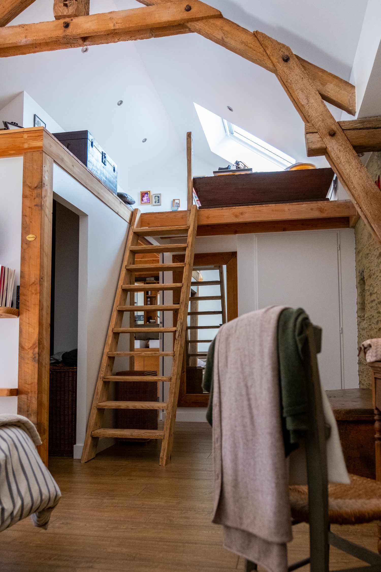 Chambre sous combles, meuble bois sur mesure